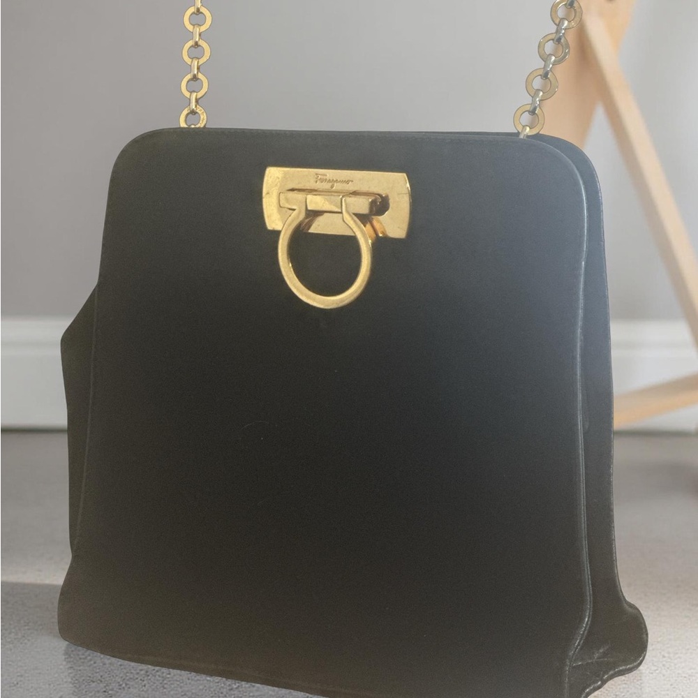 Vintage Ferragamo Gancini Shoulder - Crossbody Bag Gold Chain- Black -Gold Lock - Picture 3 of 15